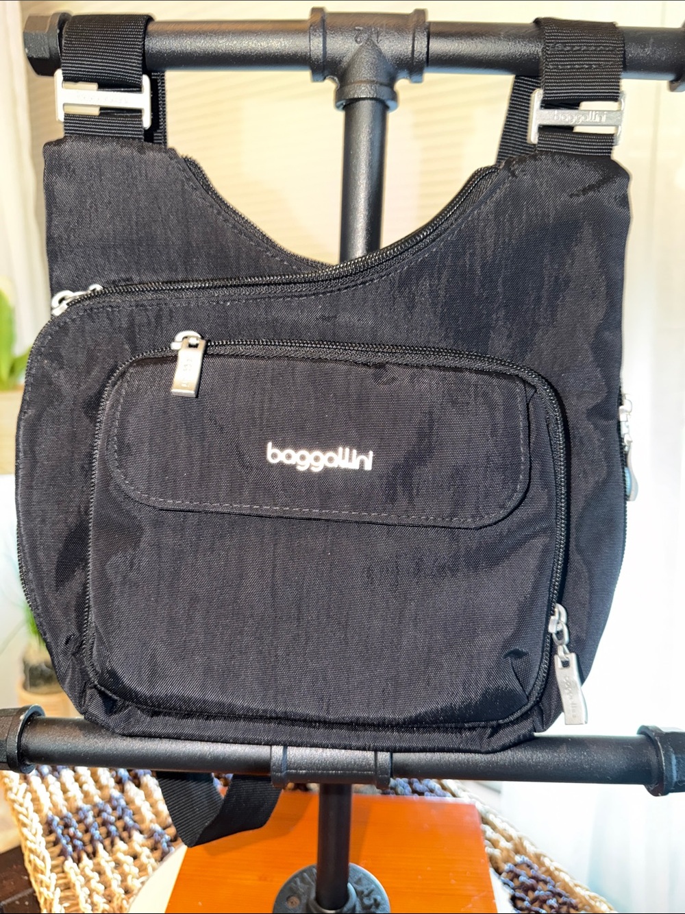 Baggallini Black Nylon Hobo Crossbody Organizer Travel Bag NWOT